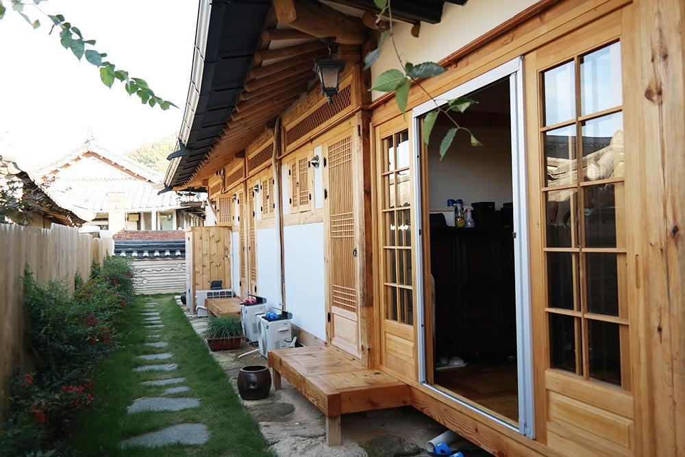 Yeonwoodang Guesthouse จอนจู ภายนอก รูปภาพ