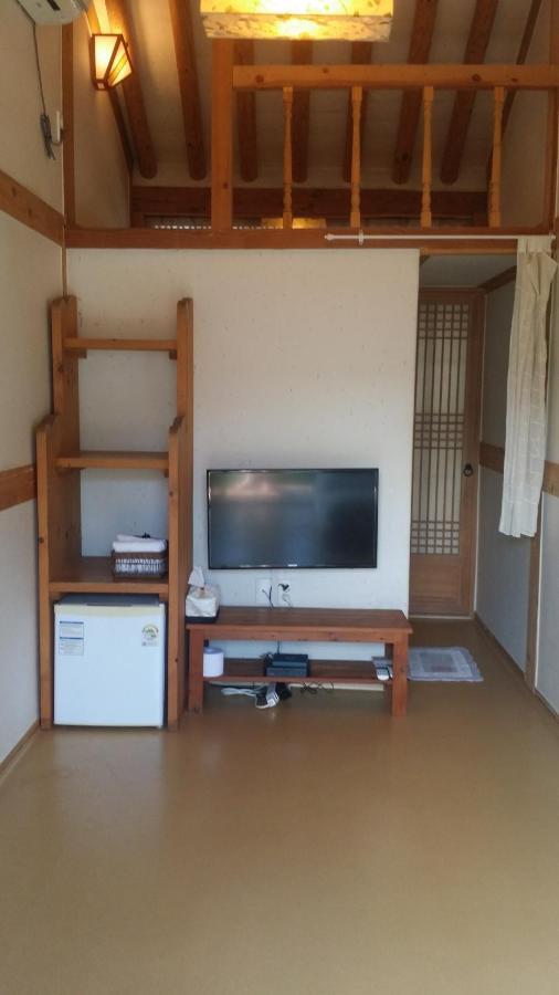 Yeonwoodang Guesthouse จอนจู ภายนอก รูปภาพ