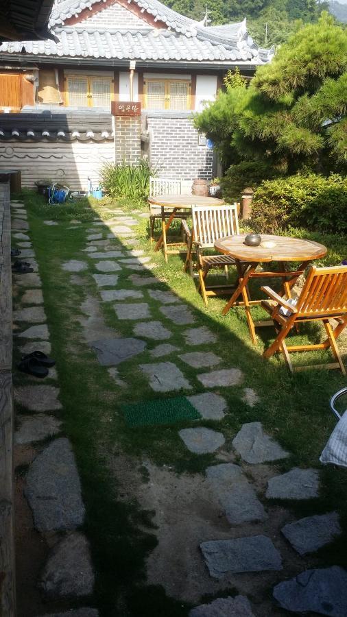 Yeonwoodang Guesthouse จอนจู ภายนอก รูปภาพ